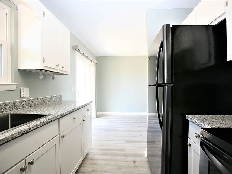 4014 Irwin St — Photo 9