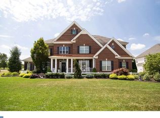 800 Castleton Dr, Mickleton, NJ 08056