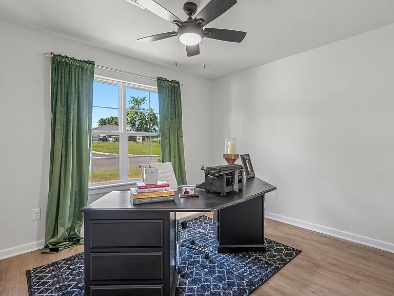1020 Hunter Dr — Photo 15