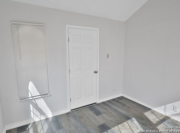 3rd image of 215 Birchwood Dr