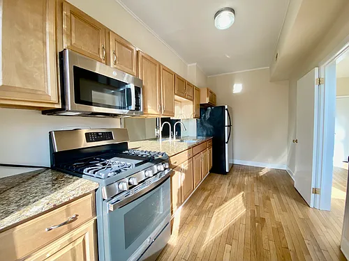 268 College St #2R Photo 1 268 College St #2R Photo 1
