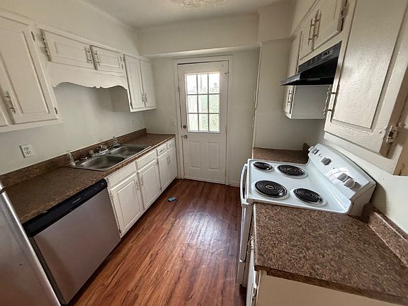 3rd image of 1202 Jamestown Way
