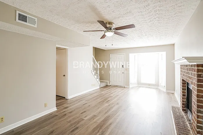 924 Ilawood Dr — Photo 3