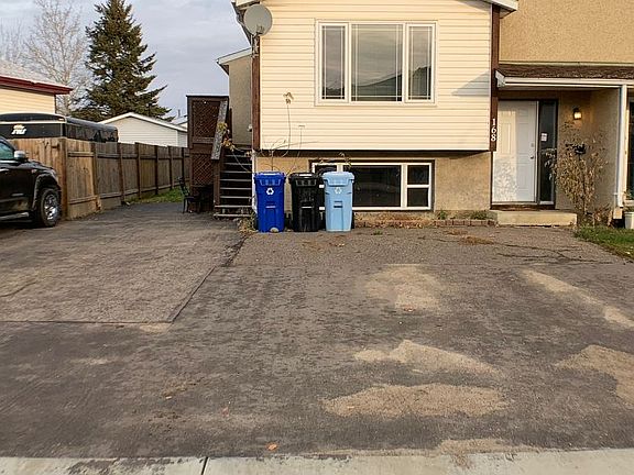 2nd image of 168B Fullerton Dr