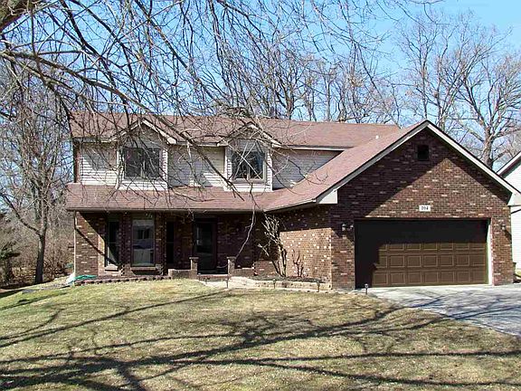 5th image of 104 Centralia Pl NE