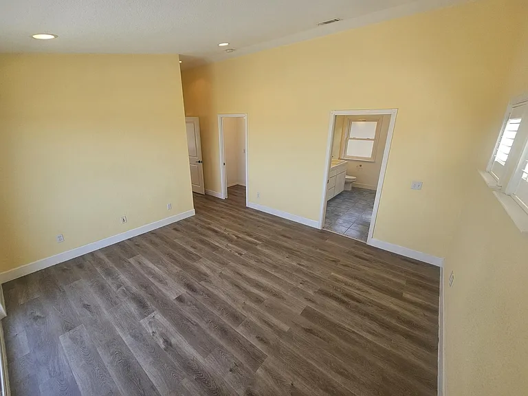 300 Trinidad St — Photo 15