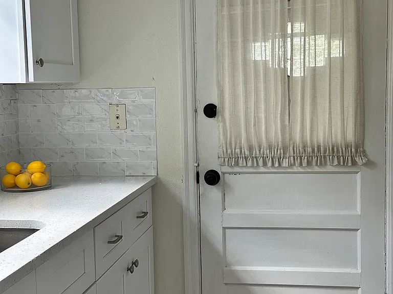 523 Shoreview Ave — Photo 10
