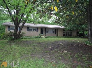 1827 Oak Spring St, Statham, GA 30666