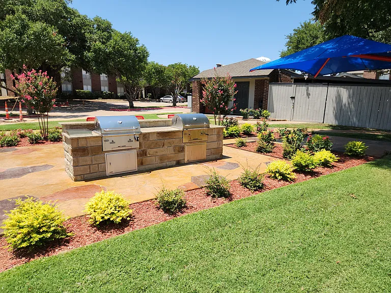 Charter Oak Apartments — Photo 16