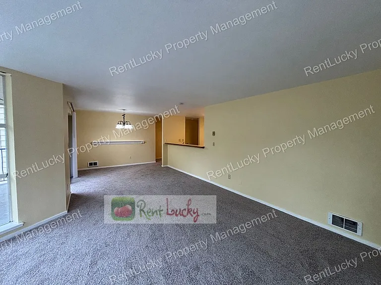 424 102nd Ave SE #202 — Photo 7
