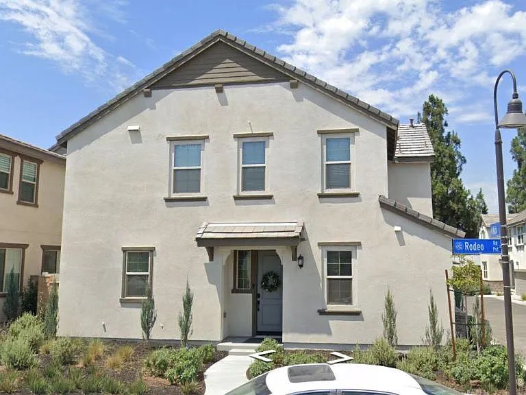 969 Rodeo Rd — Photo 1
