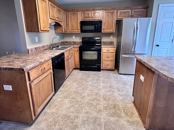 3rd image of 4337 Genevieve Dr