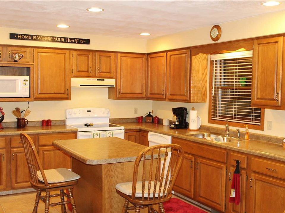 2nd image of 3118 W Seneca Dr