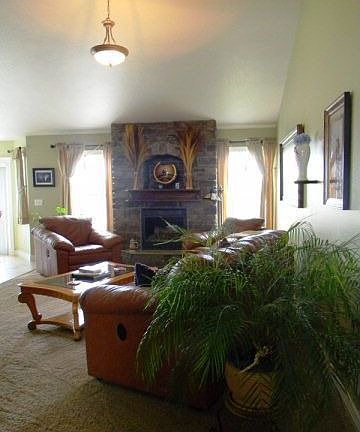 3rd image of 4781 Blackstone Dr