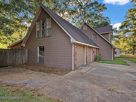 3rd image of 345 Valley Vista Dr
