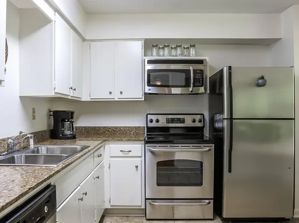 908 Park Ln, Oxford, MS 38655