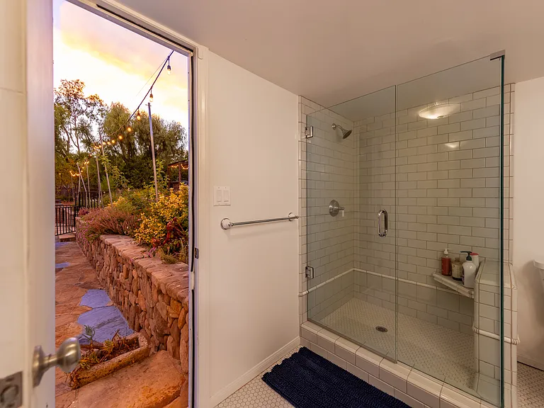 Del Oro Dr — Photo 17