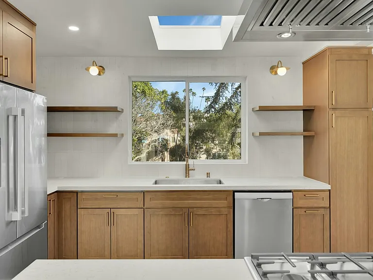 4279 Hortensia St — Photo 10