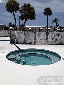 2nd image of 4935 Gulfgate Ln