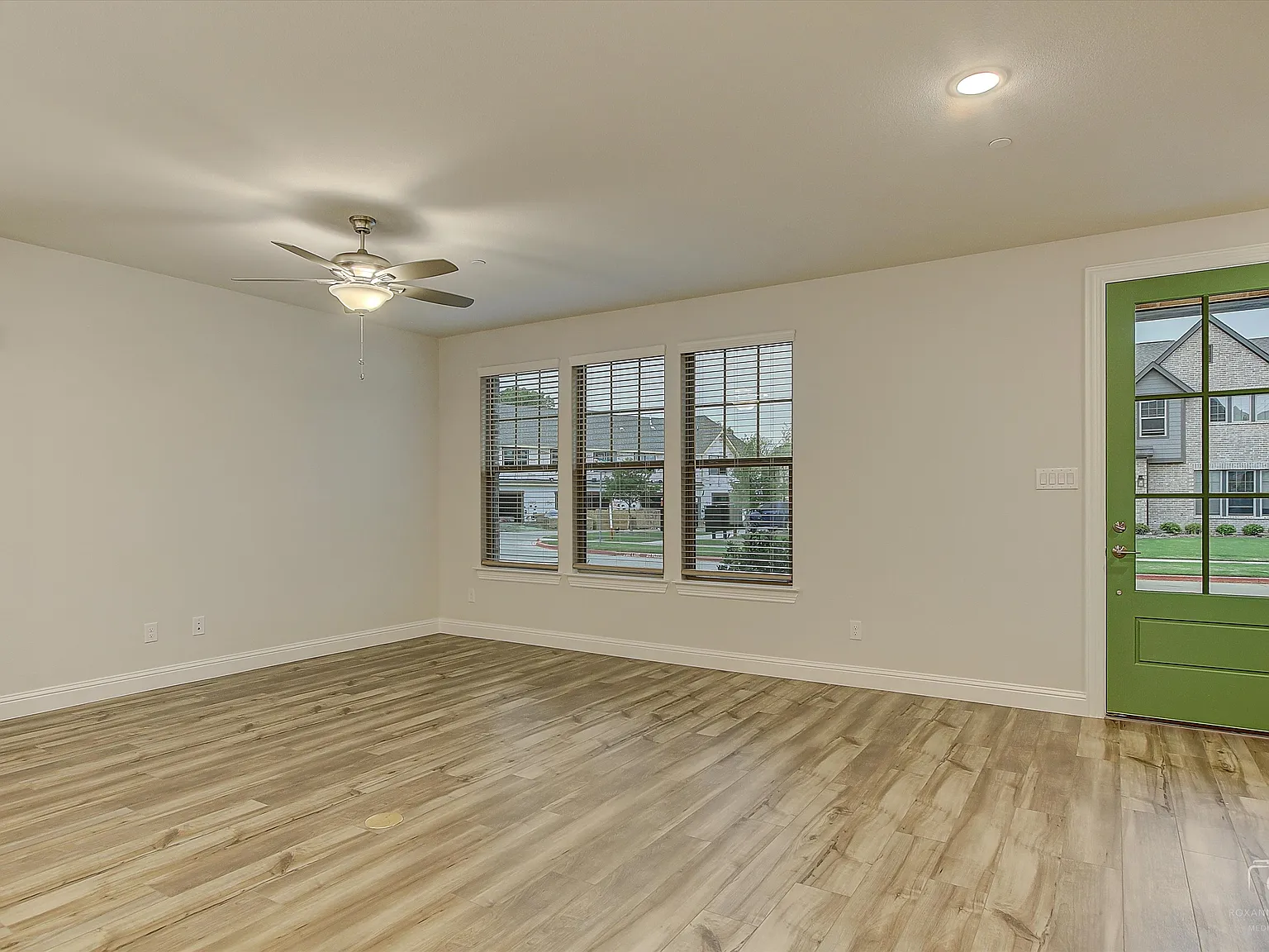 3 bed, 1822 sqft, $2,595 — Photo 2