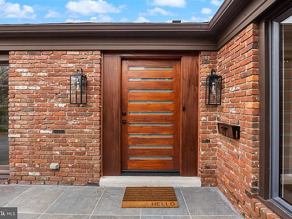 5th image of 1805 Country Club Dr
