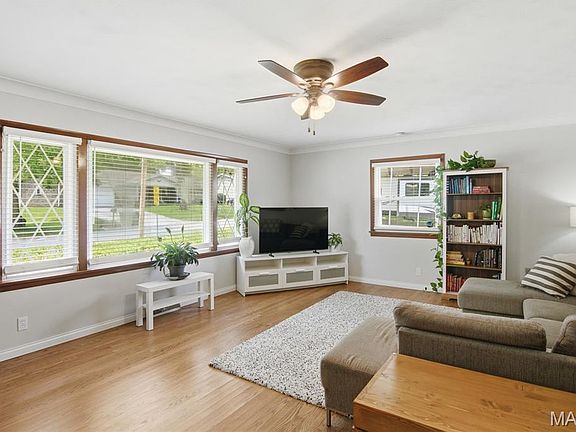 4th image of 22 Eastwood Dr