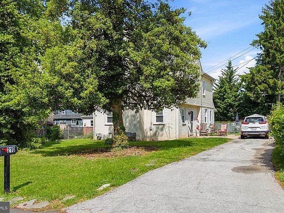 2nd image of 210 3rd Ave