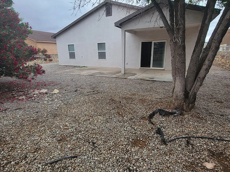 4817 Camino Dos Vidas — Photo 6