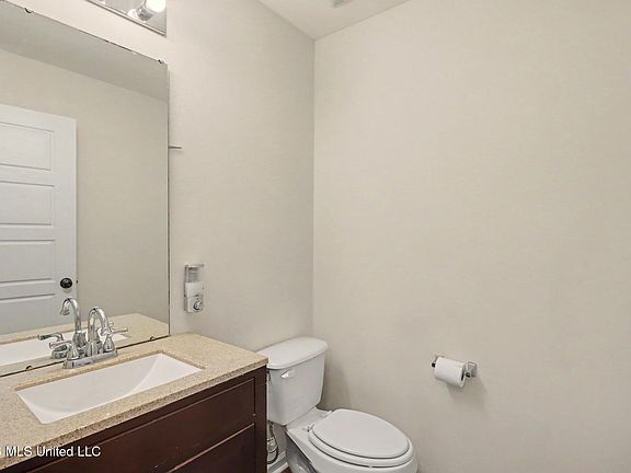 5th image of 18520 Devin Ct