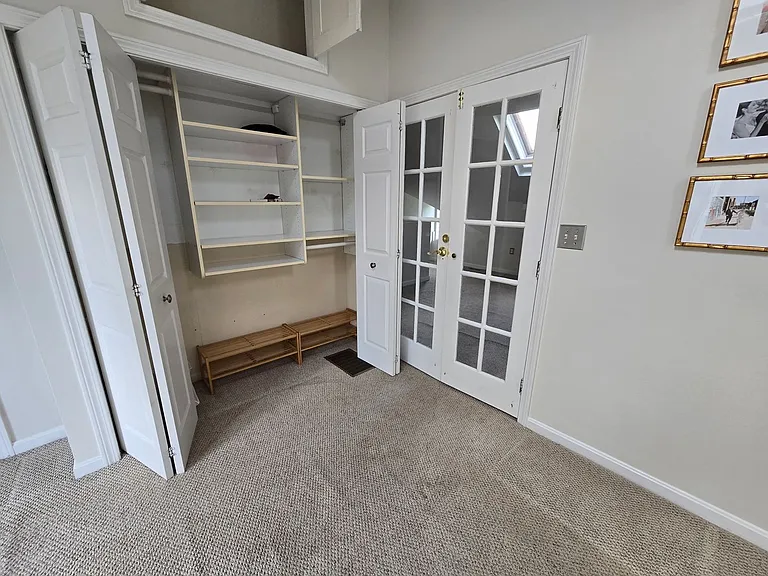 314 W 4th St #3 — Photo 9
