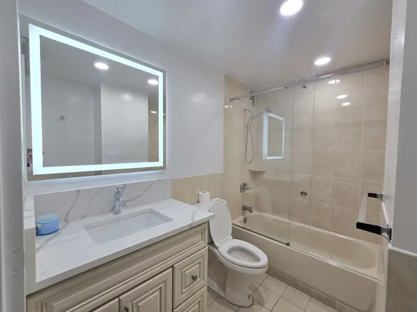 133 Harmon Cove Tower image 16 of 40