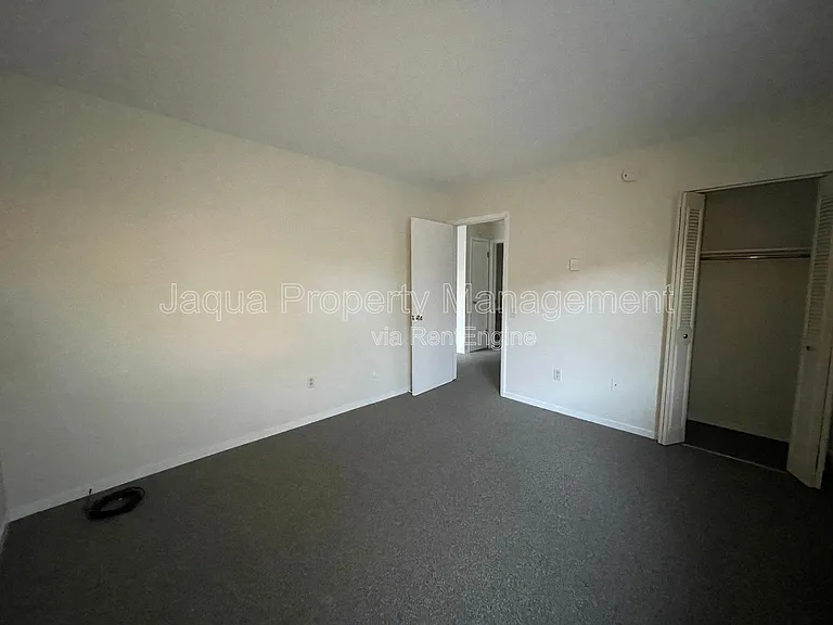 722 W Kilgore Rd #203 — Photo 7