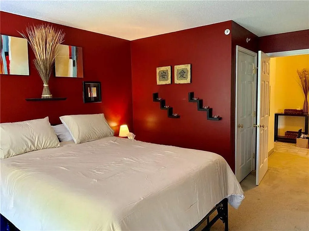 2 bed, 1186 sqft, $2,300 — Photo 4