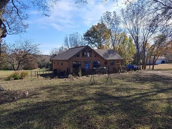 26686 Sweetberry Dr, Warsaw, MO 65355