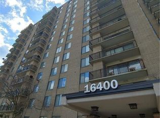 16400 N Park Dr APT 418, Southfield, MI 48075
