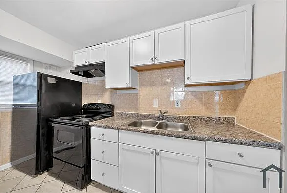 10617 Dunkeld Cir — Photo 16