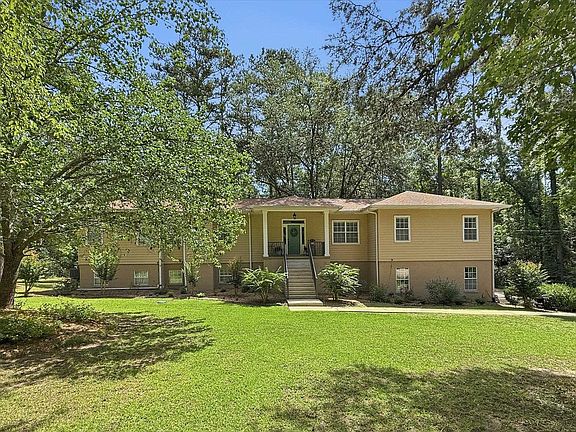 2nd image of 4755 Knollwood Dr