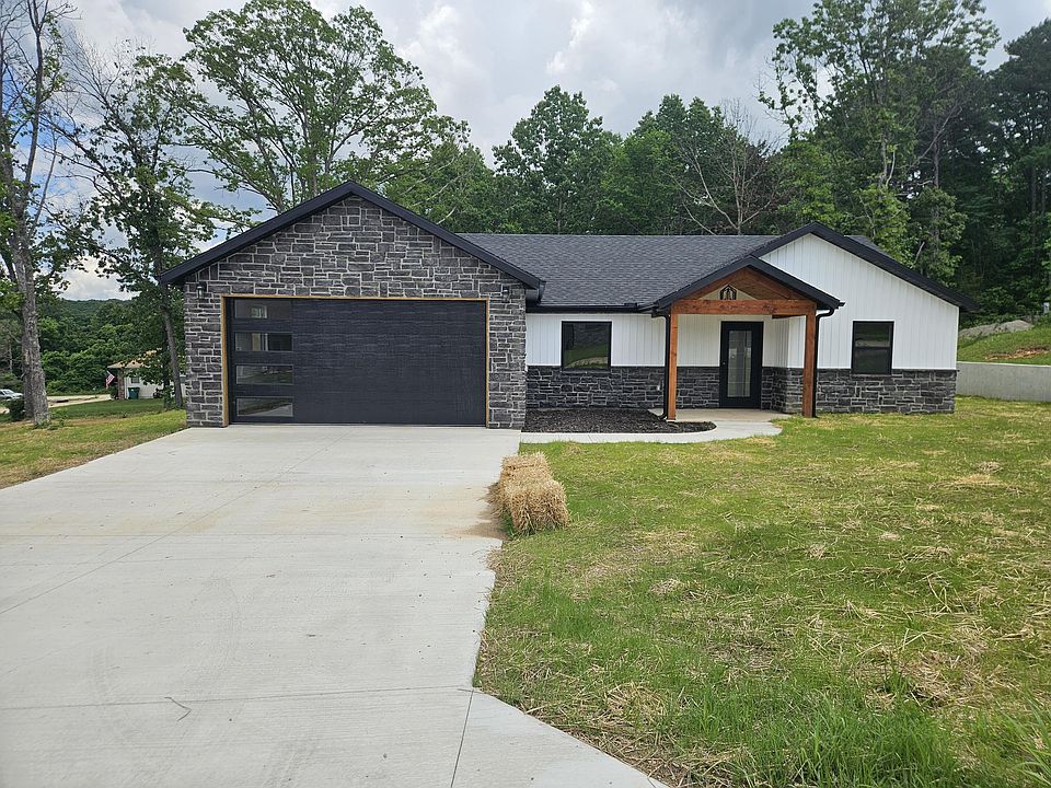 1st image of 203 Juniper Avenue