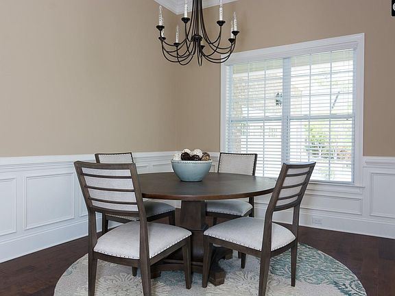4th image of 152 Sanibel Cir