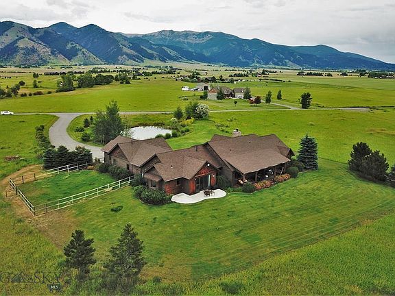 3rd image of 363 Skyview Dr