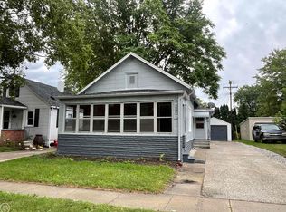 1646 McPherson St, Port Huron, MI 48060