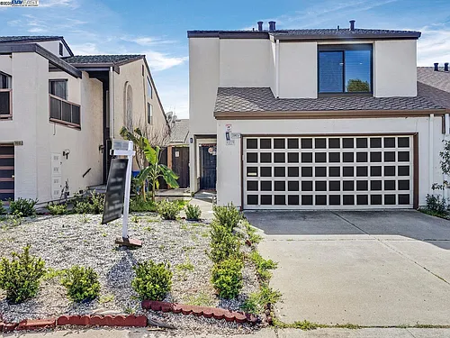39657 Fremont Blvd Photo 1