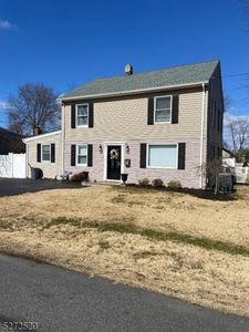 2 Della Ave, Pompton Plains, NJ, 07444