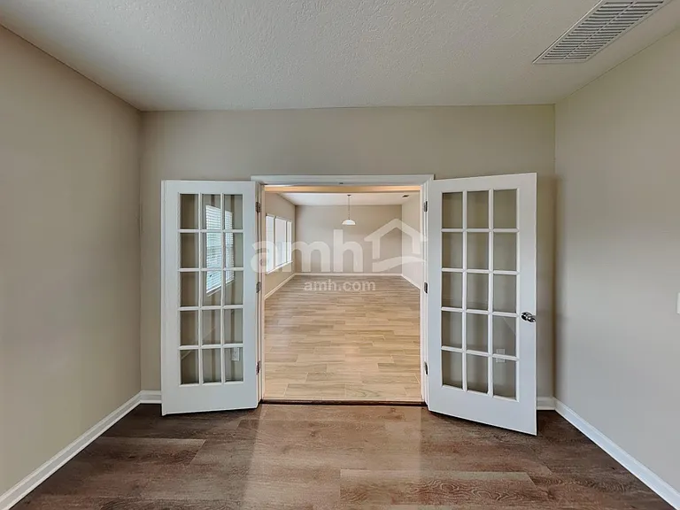 37 Trumpco Dr — Photo 10