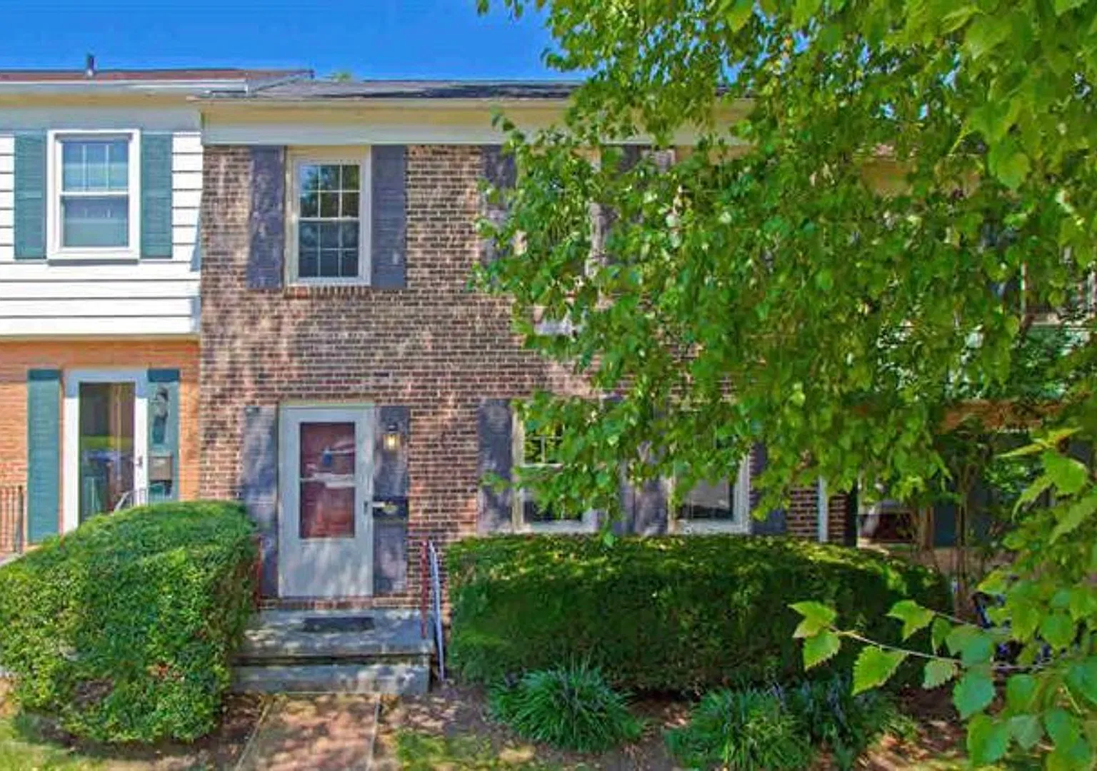 Great Blacksburg Townhome Ideal for Student Living — Photo 1