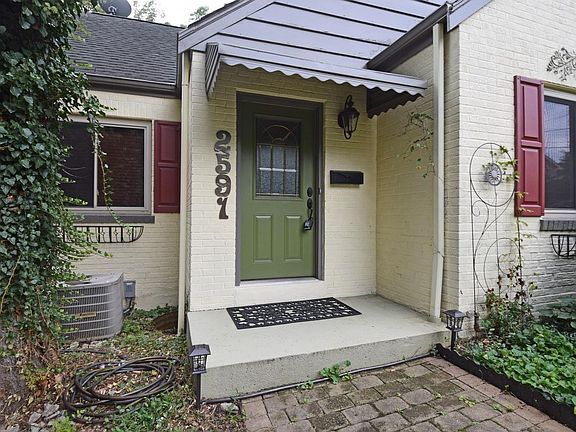 4th image of 2591 Irving Pl
