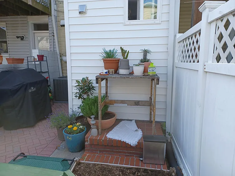 311 S Robinson St — Photo 16
