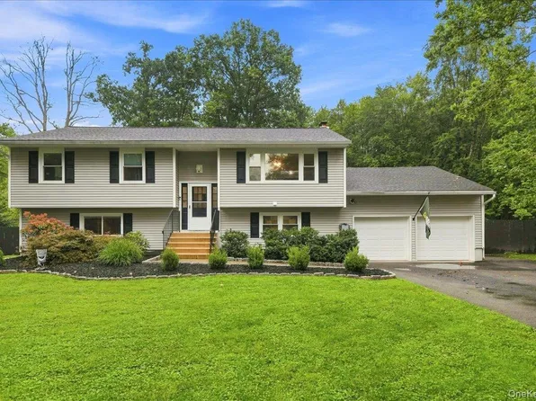 21 Dennis Road, Wappingers Falls, NY 12590
