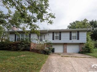 3228 W 9th St, Lawrence, KS 66049