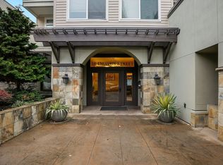 18 Dravus St APT 302, Seattle, WA 98109